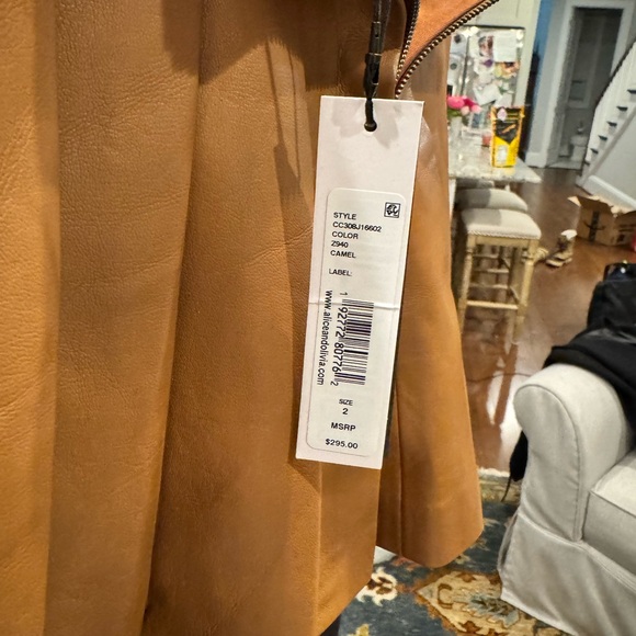 Alice and Olivia NWT SKORT size 2 - Picture 4 of 6